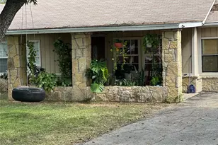 910 W Elm St, Stephenville, TX 76401 - Photo 27