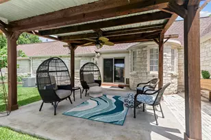 8561 Strathmore Dr, Dallas, TX 75238 - Photo 31