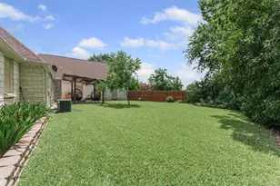 8561 Strathmore Dr, Dallas, TX 75238 - Photo 33