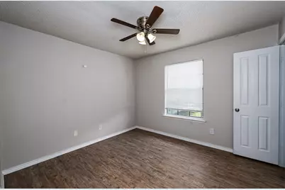 4917 Miller Avenue, Fort Worth, TX 76119 - Photo 5