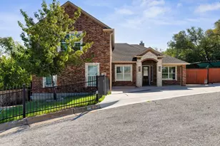 2700 Refugio Ave, Fort Worth, TX 76164 - Photo 1