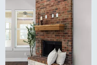 2700 Refugio Avenue, Fort Worth, TX 76164 - Photo 7