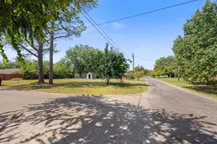 511 Denver St, Alvord, TX 76225 - Photo 9