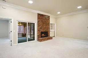 9131 Valley Chapel Ln, Dallas, TX 75220 - Photo 9