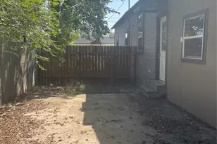 233 10th St NE, Paris, TX 75460 - Photo 3