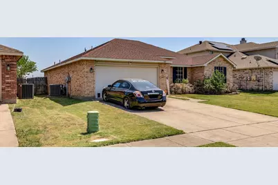 3452 Quannah Drive, Grand Prairie, TX 75052 - Photo 3