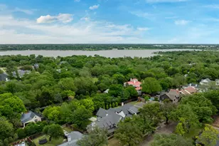 7233 Brennans Dr, Dallas, TX 75214 - Photo 31