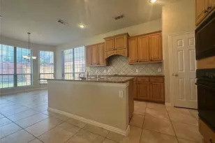 2692 Deer Hollow Dr, Little Elm, TX 75068 - Photo 3