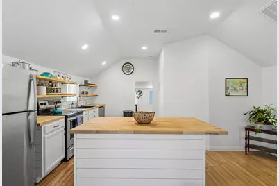 801 Carolina Street, Graham, TX 76450 - Photo 9