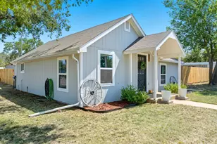 801 Carolina St, Graham, TX 76450 - Photo 1