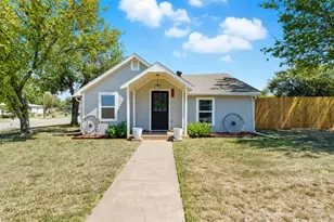 801 Carolina St, Graham, TX 76450 - Photo 1