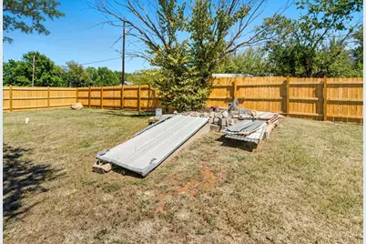 801 Carolina Street, Graham, TX 76450 - Photo 31