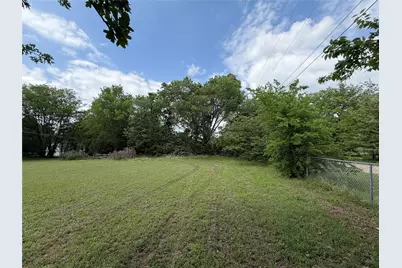 1048 Red Bird, Seven Points, TX 75143 - Photo 5