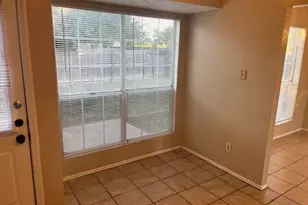 1021 Danforth Ct, Arlington, TX 76017 - Photo 9