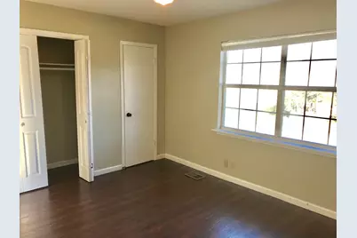 210 Austin Street, Grapevine, TX 76107 - Photo 7