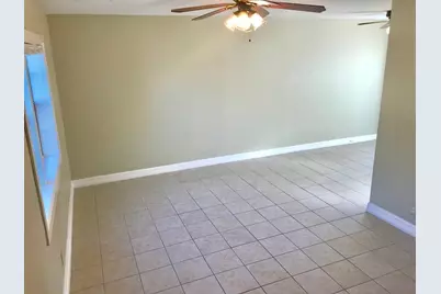 210 Austin Street, Grapevine, TX 76107 - Photo 3