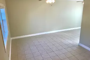 210 Austin St, Grapevine, TX 76107 - Photo 3