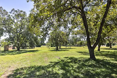 809 E Highway Street, Fredericksburg, TX 78624 - Photo 29