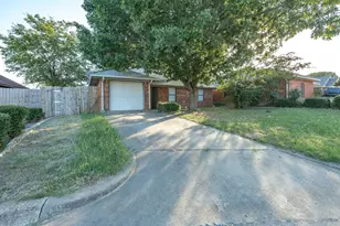 128 Black Forest Dr, Weatherford, TX 76086 - Photo 1