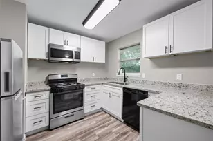 2 Finley Cir, Krum, TX 76249 - Photo 5