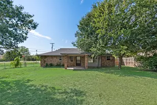 2 Finley Cir, Krum, TX 76249 - Photo 11