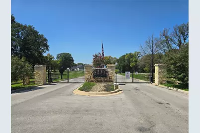 733 Clubview Drive, Mabank, TX 75143 - Photo 3