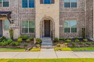 682 Vista Oaks Rd, Lewisville, TX 75067 - Photo 3