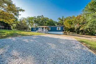 106 Creekwood Dr, Mabank, TX 75156 - Photo 3