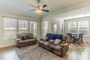 5644 Salt Springs Dr, Fort Worth, TX 76179 - Photo 3