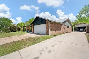811 Ridgeway Rd, Joshua, TX 76058 - Photo 3