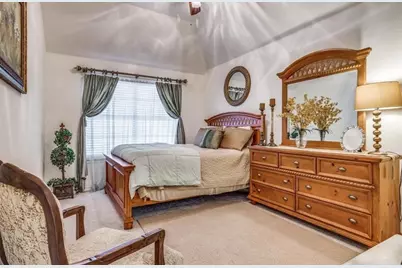 5231 Kathryn Drive, Grand Prairie, TX 75052 - Photo 11