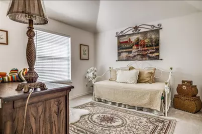 5231 Kathryn Drive, Grand Prairie, TX 75052 - Photo 9