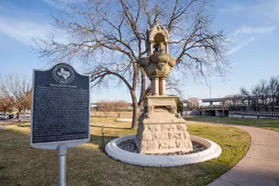 221 W Lancaster Ave, Fort Worth, TX 76102 - Photo 37