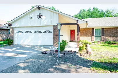 105 Tanglewood Lane, Waxahachie, TX 75165 - Photo 3