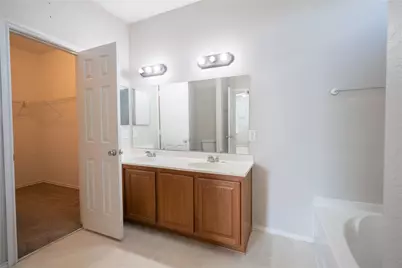 524 Zachum Drive, Arlington, TX 76002 - Photo 13