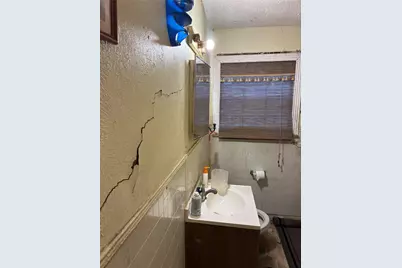 912 Sycamore Terrace, Fort Worth, TX 76104 - Photo 11