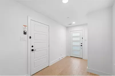 2610 Kimsey Drive #201, Dallas, TX 75235 - Photo 5