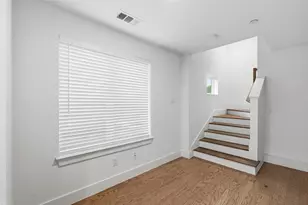 2610 Kimsey Dr, Dallas, TX 75235 - Photo 3