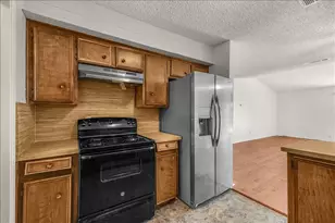 6817-6819 W Cleburne Rd, Fort Worth, TX 76133 - Photo 9