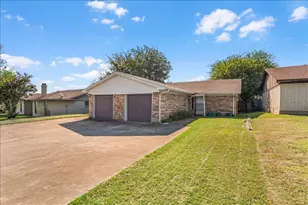 6817-6819 W Cleburne Rd, Fort Worth, TX 76133 - Photo 1