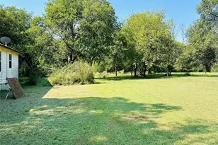 300 SW 3rd St, Hubbard, TX 76648 - Photo 5