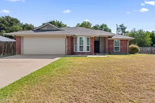 214 Cedar St, Weatherford, TX 76086 - Photo 1