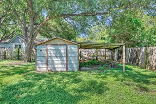 302 E Center St, Lorena, TX 76655 - Photo 27