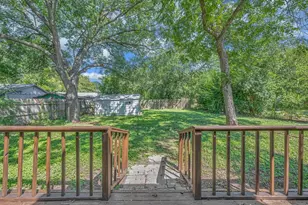 302 E Center St, Lorena, TX 76655 - Photo 25