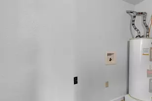 302 E Center St, Lorena, TX 76655 - Photo 15