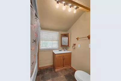 302 E Center Street, Lorena, TX 76655 - Photo 21