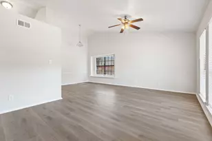 1025 Opal Dr, DeSoto, TX 75115 - Photo 7