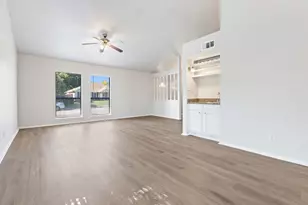 1025 Opal Dr, DeSoto, TX 75115 - Photo 9