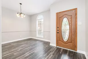 6321 Pierce Arrow Dr, Arlington, TX 76001 - Photo 3