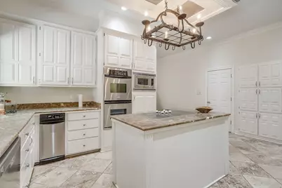 1805 Burton Hill Road, Fort Worth, TX 76107 - Photo 11